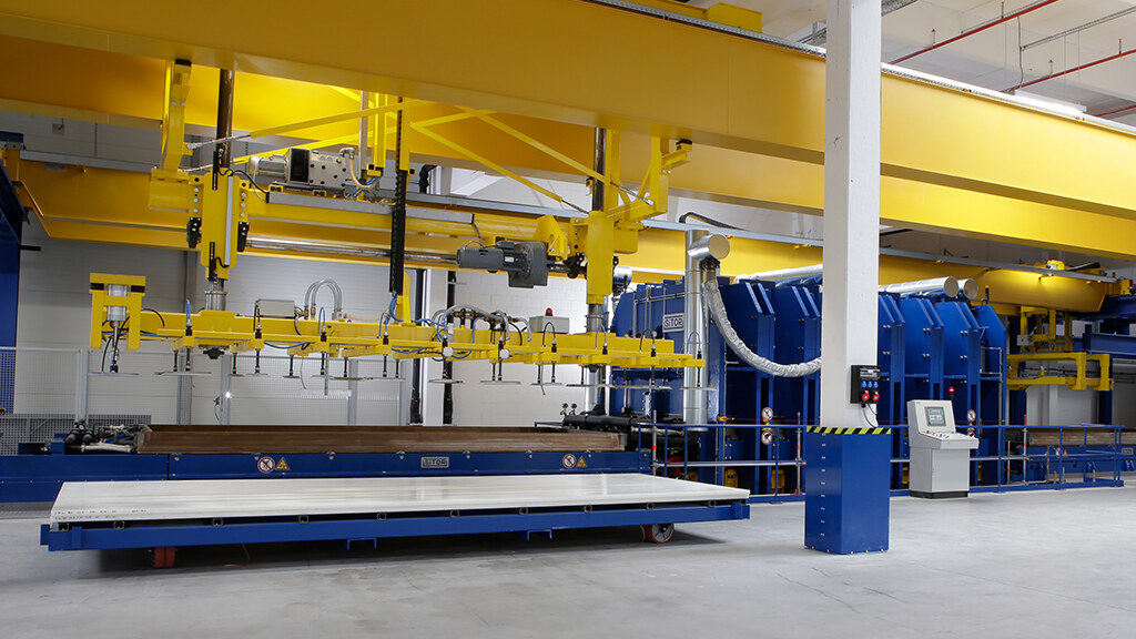 Hydraulikpresse für Kunststoffplatten mit automatischer Beschickung Sitor