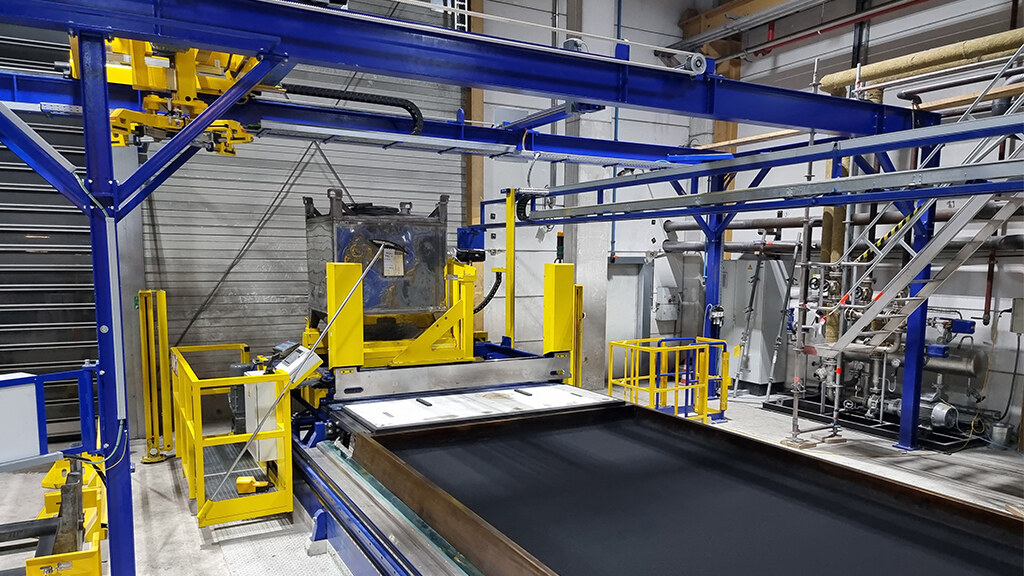 Hydraulikpresse für Kunststoffplatten mit automatischem Befüllen und Nivellieren Sitor