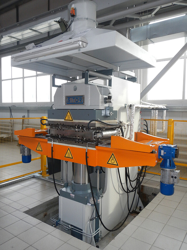 Hydraulische Presse für Gummiketten von Schneemobilen – Sitor